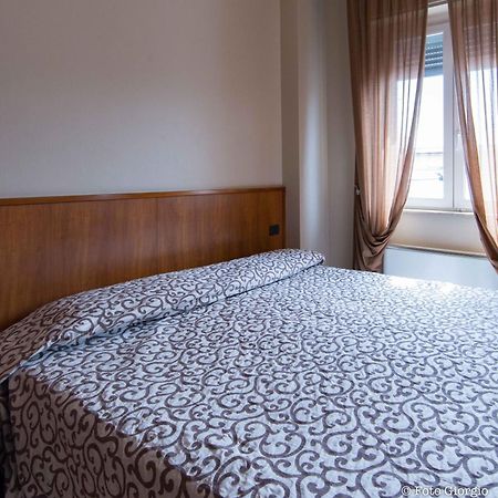 Hotel Daina Далмине Екстериор снимка