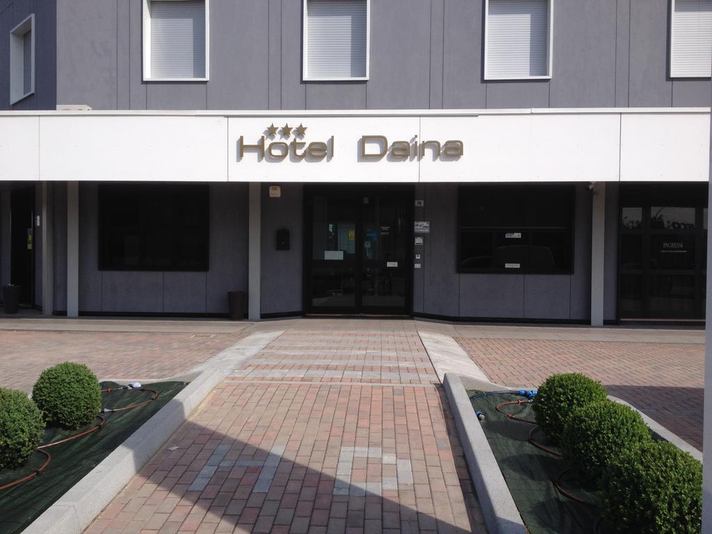 Hotel Daina Далмине Екстериор снимка