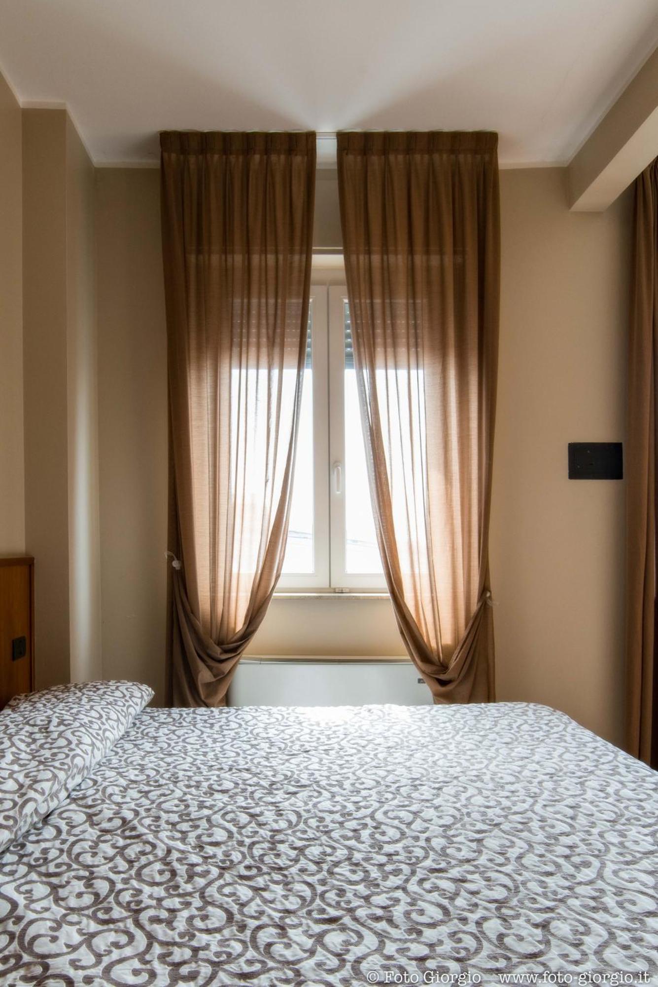 Hotel Daina Далмине Екстериор снимка