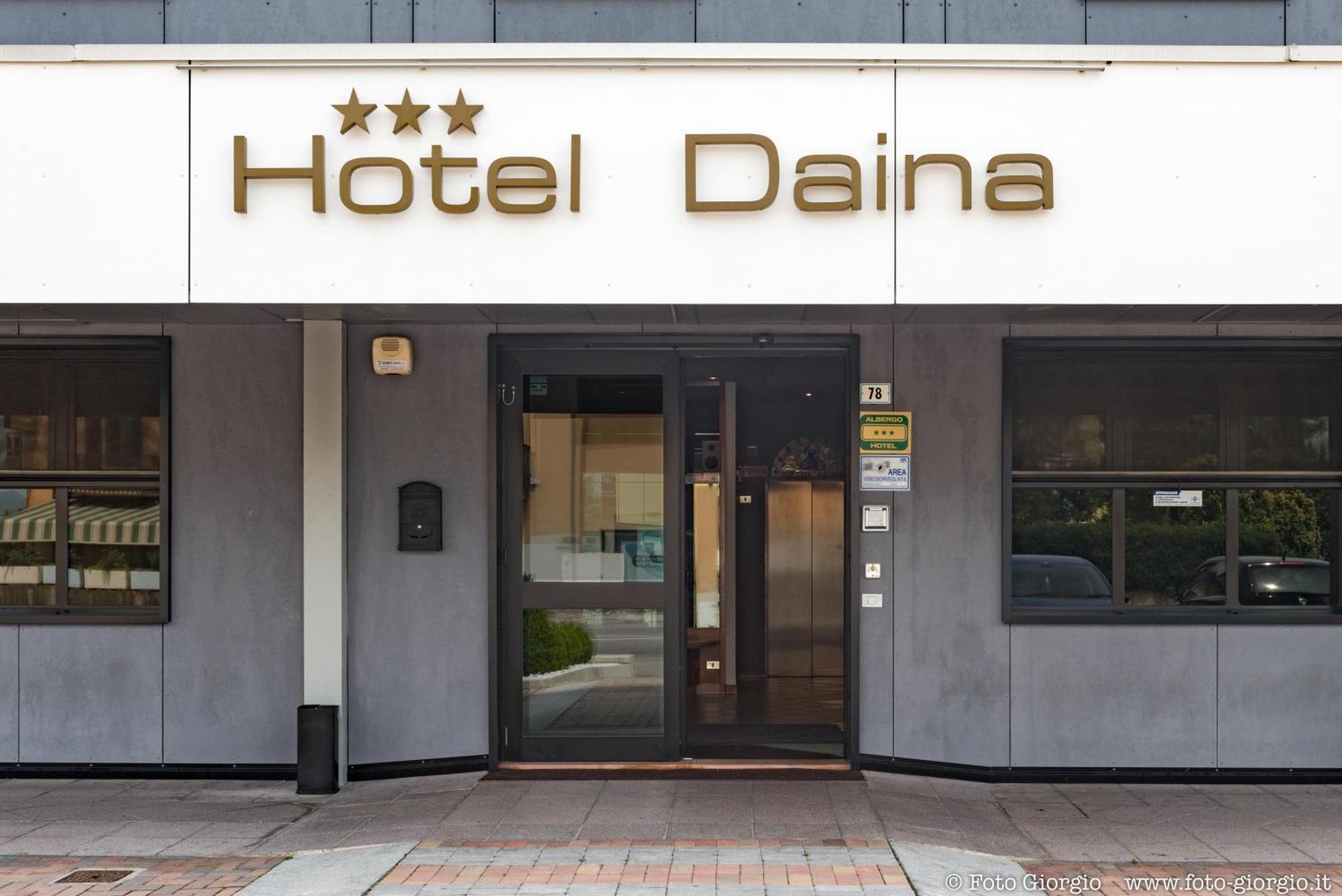 Hotel Daina Далмине Екстериор снимка