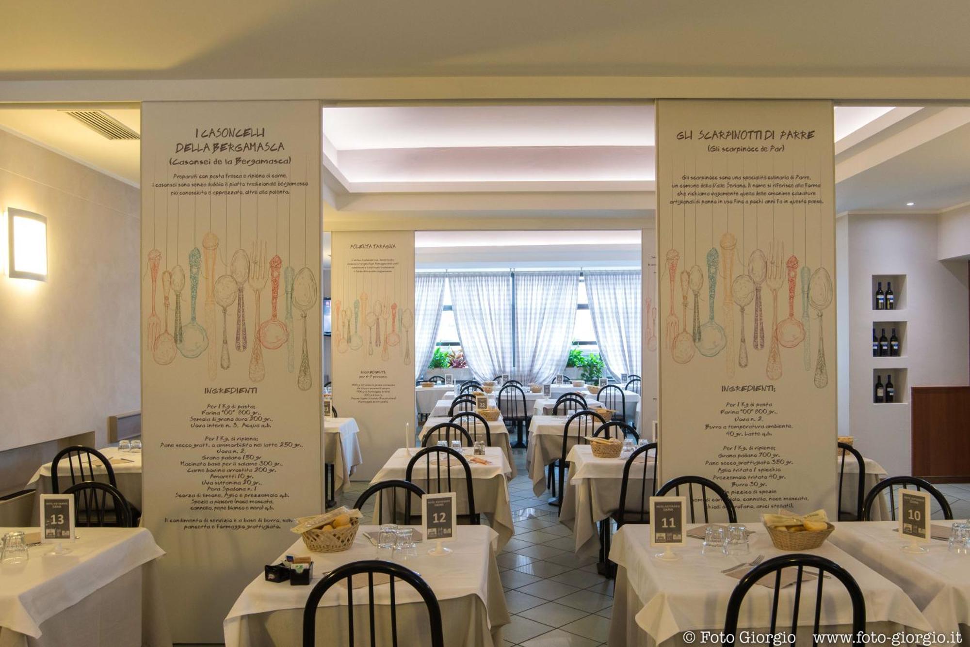 Hotel Daina Далмине Екстериор снимка
